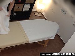 Brunette brune, Doigter, Hd, Massage, Huilée, Chatte, Timide, Adolescente