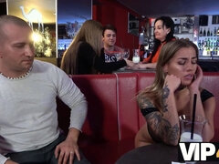 Negro, Cornudo, Checa, Hd, Marido, Público, Tetas, Esposa