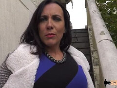 Cul, Gros seins, Brunette brune, Exhib, Lactation, Mère que j'aimerais baiser, De plein air, Public