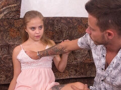 Ongeluk, Pijpbeurt, Hondjeshouding, Natuurlijke tieten, Klein, Mager, Tiener, Tieten likken