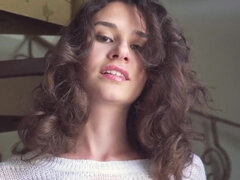 Nana, Brunette brune, Clito, Petite femme, Mamelons bombés, Chatte, Solo, Sous la jupe