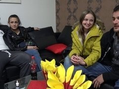 デカ尻, フェラチオ, チェコ, バック, 指いじり, ハメ撮り, ティーン, 妻スワップ