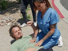 Accident, Gros cul, Gros seins, Sucer une bite, Brunette brune, Hard, Réalité, Tatouage