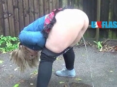 Gordita, Hd, Masturbación, Orgasmo, Orinar, Público, Falda, Juguetes