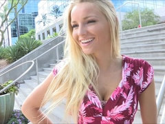 Anaal, Jurk, Gapende, Hakken, Orgasme, Openbaar, Alleen, Onder de rok