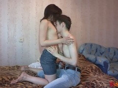 Минет, Брюнетки, Европейки, Затыкание рта, Бритые, Застенчивая, Молоденькие, Сиськи