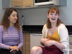 Amateur, Brunette brune, Pieds, Allemand, Lesbienne, Huilée, Rousse roux, Rasée