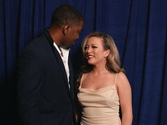 Grote lul, Blond, Pijpbeurt, Sperma shot, Hondjeshouding, Hd, Kut duiken, Tieten likken