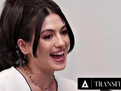 Sucer une bite, Éjaculation interne, Fétiche, Homosexuelle, Bureau, Public, Rousse roux, Transsexuelle