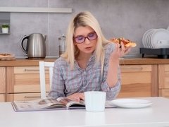 お尻, ブロンド, フェラチオ, バック, 手コキする, キス, なめる, オッパイの