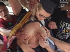 Grosser arsch, Blasen, Gruppe, Handjob, Hardcore, Orgie, Strümpfe, Jungendliche (18+)