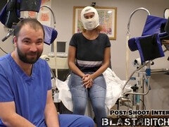 Americano, Entre bastidores, Amarrada, Corrida, Médico, Penetracion con dedos, Orgasmo, Coño