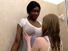 Salle de bains, Noir ébène, Jeans, Embrassement, Lesbienne, Naine, Softcore, Grande