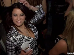 Kont, Pijpbeurt, Sperma shot, Vingeren, Lesbisch, Likken, Orgie, Tiener