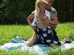 Grosse titten, Blondine, Betrug, Schwanz, Milf, Mutti, Im freien, Retro