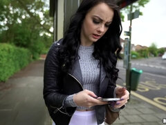 Amateur, Cul, Sucer une bite, Britannique, Brunette brune, Public, Chatte, Adolescente