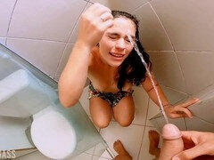 Amateur, Cul à la bouche, Salle de bains, Bâillonner, Fait maison, Esclave, Belle mère, Attachée