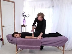 Asiatisch, Chinesisch, Spermaladung, Aufs gesicht abspritzen, Hardcore, Japanische massage, Koreanisch, Massage