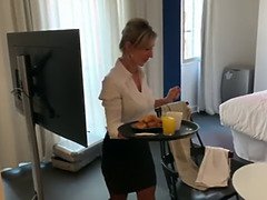 Marina la cougar aime la nibble de jeune