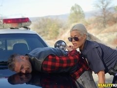 Grosse bite, Gros seins, Blonde, Sucer une bite, Plantureuse, Hard, Mère que j'aimerais baiser, Police