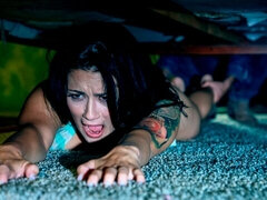 Américain, Gros cul, Gros seins, Sucer une bite, Brunette brune, Branlette thaïlandaise, Chaussures, Tatouage