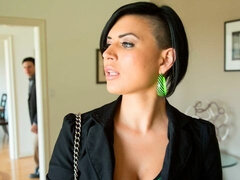 Mamada, Estilo perrito, Sexo duro, Lamidas, Tetas naturales, Estriptis, Tatuaje, Adolescente