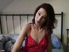 Kont, Vriendin, Masturbatie, Natuurlijke tieten, Geschoren, Kort haar, Alleen, Strippen