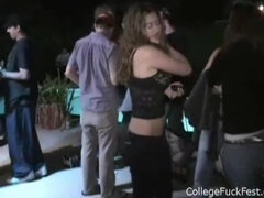 Leie, Studentin, Hochschule, Gruppe, Party, Scherzbold, Jungendliche (18+), Flotter dreier