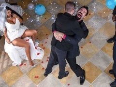 ぽっちゃり, デカパイ, フェラチオ, 結婚, 茶髪の, ハードコア, 淫乱熟女, 剃毛