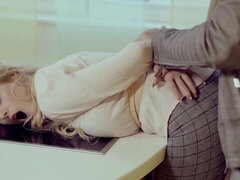 Anal, Grosse bite, Sucer une bite, En levrette, Souple, Cuisine, Mère que j'aimerais baiser, Chatte