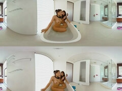 VR - 2 Girls Take A Bath - Big tits