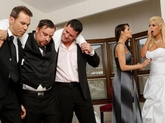 In den arsch, Grosser schwanz, Grosse titten, Blondine, Blasen, Hundestellung, Milf, Hochzeit