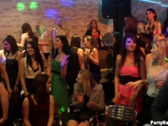 ブロンド, 衣服着たままセックス, ダンス, グループ, 手コキする, 下着, パーティ, スインガー