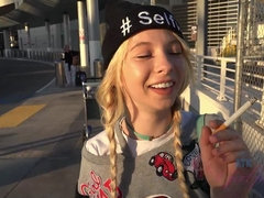 Rubia, Masturbacion con pies, Besar, Al aire libre, Público, Coño, Flaco, Estriptis
