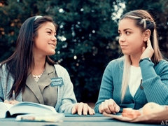 Жопа, Брюнетки, Межрасовый секс, Лесбиянка, Мастурбация, Натуральные сиськи, Киски, Стриптизерша