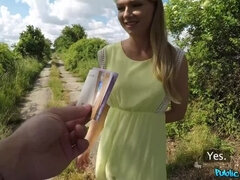 Cul, Sucer une bite, Éjaculation interne, En levrette, De plein air, Pov, Public, Russe