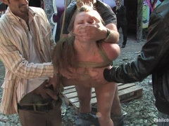 Anaal, Grote mammen, Pijpbeurt, Bruinharig, Dominatie, Masker, Openbaar, Slaaf