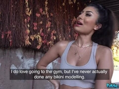 Индианки, На публике