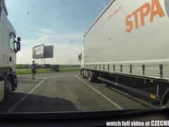 Garce, Blonde, Sucer une bite, Voiture, Tchèque, Hard, Réalité, Voyeur