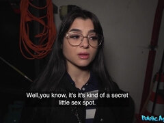 Sucer une bite, Brunette brune, Hard, Argent, Pute, Pute