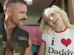 Blonde, Doigter, Poilue, Hard, Humiliation, Pigtail, Maigrichonne, Adolescente