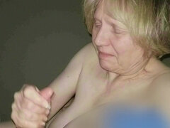 Leie, Grosse titten, Oma, Handjob, Selbstgemacht, Hotel, Reif, Milf