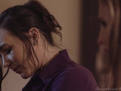 Arschlecken, Grosse titten, Blondine, Hotel, Piercing, Muschi, Rock, Spielzeuge