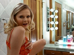 Badkamer, Grote lul, Blond, Ondergoed, Natuurlijke tieten, Klein, Mager, Tiener