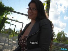 Gros cul, Grosse bite, Gros seins, Sucer une bite, Brunette brune, En levrette, Énorme, Argent