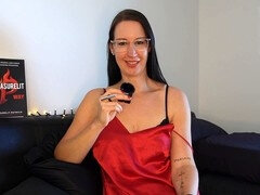 Pleasurelit Patricia gets playful in some solo fun