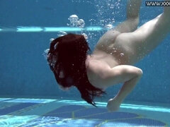 Tetas grandes, Piscina, Coño, Ruso, Solo, Adolescente, Apretado, Bajo el agua