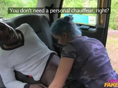 Cul, Gros seins, Sucer une bite, Voiture, En levrette, Faciale, Femelle, Léchez