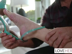 Tetona, Pies, Latina, Masaje, Madres para coger, Tatuaje, Adolescente, Trio