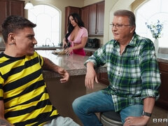 Americano, Culo, Chica, Tetas grandes, Estrella porno, Realidad, Afeitado, Madrastra